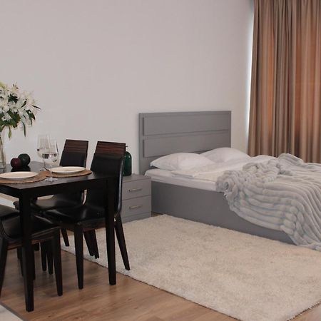 Cozy Home Exclusive Time Almatî Exterior foto